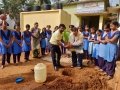 5-12-18 న బుధవారం ఉదయం సంకవరం మండలం కొంతంగి కొత్తూరు మండల ప్రజాపరిషత్ ప్రాథమికోన్నత పాఠశాల లో పీఠాధిపతి డా.ఉమర్ ఆలీషా స్వామి, స్కూల్ హెడ్ మాస్టర్ శ్రీ కె.వీ.కె ఉమామహేశ్వరరావు గార్లు పాఠశాల ఆవరణలో మొక్క నాటినారు