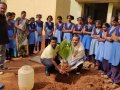 5-12-18 న బుధవారం ఉదయం సంకవరం మండలం కొంతంగి కొత్తూరు మండల ప్రజాపరిషత్ ప్రాథమికోన్నత పాఠశాల లో పీఠాధిపతి డా.ఉమర్ ఆలీషా స్వామి, స్కూల్ హెడ్ మాస్టర్ శ్రీ కె.వీ.కె ఉమామహేశ్వరరావు గార్లు పాఠశాల ఆవరణలో మొక్క నాటినారు