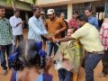 5-12-18 న బుధవారం ఉదయం సంకవరం మండలం కొంతంగి కొత్తూరు మండల ప్రజాపరిషత్ ప్రాథమికోన్నత పాఠశాల లో పీఠాధిపతి డా.ఉమర్ ఆలీషా స్వామి వారిని స్కూల్ హెడ్ మాస్టర్ గారు మరియు స్కూల్ సిబ్భంది సన్మానించారు.