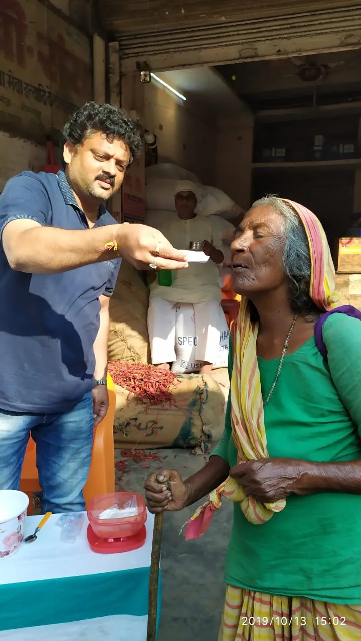 ది. 13 అక్టోబర్ 2019 ఆదివారం శ్రీ విశ్వవిజ్ఞాన విద్యా ఆధ్యాత్మిక పీఠం ఉమర్ అలీషా డెవలప్మెంట్ ట్రస్ట్ తరపున గోరఖ్పూర్, ఉత్తరప్రదేశ్ లో శ్రీ సత్తి భోగరాజు రమ్య సుధ దంపతులు వారి కుటుంబ సభ్యుల ఆధ్వర్యంలో ఉచిత మెడికల్ క్యాంపు నిర్వహించినారు