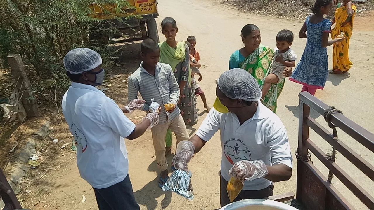 UARDT has distributed Free Food at Balaji hospital, Suchitra, Hyderabad  on 22-Apr-2020