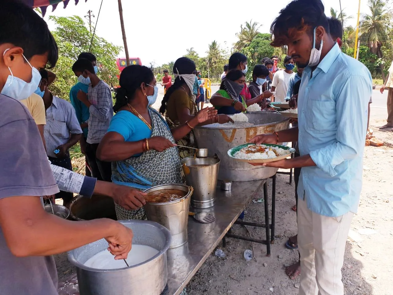 UARDT distributed free food to Migrant Workers at T. Thimmapuram on 16-May-2020
