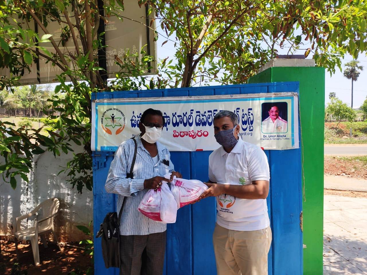UARDT distributed free Groceries to Print and Electronic Media Journalists at Bheemili, Visakhapatnam on 14-May-2020