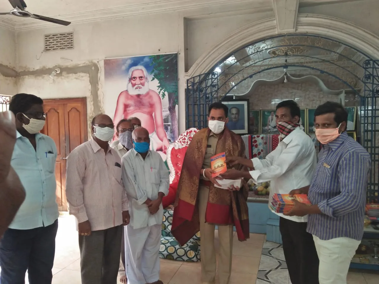 UARDT distributed fruits to Police staff and Cable TV operators at Attili on 19-May-2020
