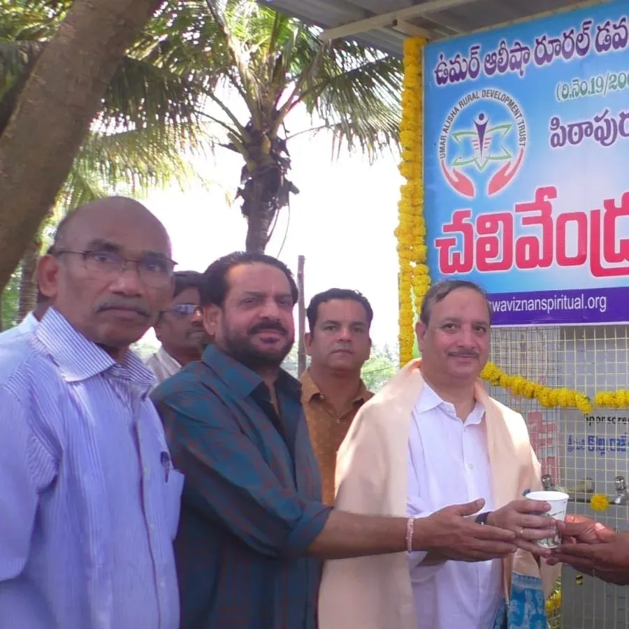 13-04-2023 న పిఠాపురం లో నూతన ఆశ్రమ ప్రాంగణం ప్రధాన ప్రవేశ ద్వారం వద్ద పీఠాధిపతి బ్రహ్మర్షి సద్గురు డా. ఉమర్ ఆలీషా వారు చలివేంద్రాన్ని ప్రారంభించారు