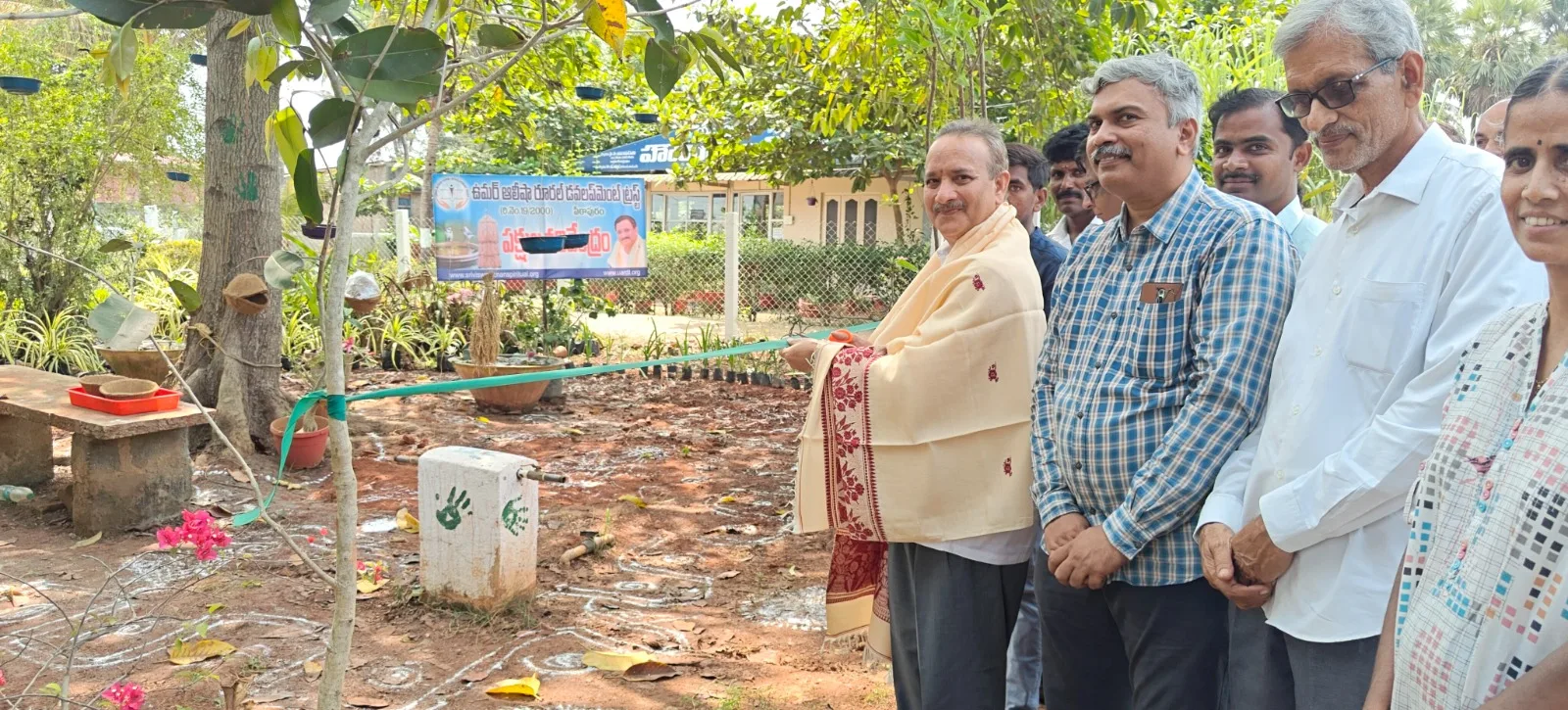 పక్షుల చలి వేంద్రాన్ని ప్రారంభించిన పీఠాధిపతి డా. ఉమర్ ఆలీషా స్వామి, పిఠాపురం | Bird Sanctuary inaugurated | Umar Alisha Rural Development Trust Pithapuram | 24 Mar 2024