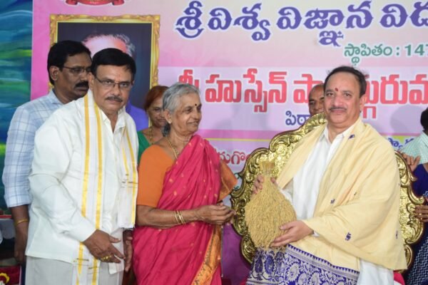 UARDT has distributed scholarships and Sheaves of grain for birds 9-Sep-2025