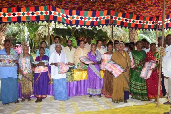 Blankets distribution at Bavuruvaka village