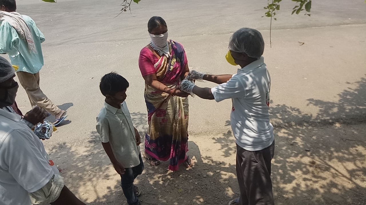 UARDT has distributed Free Food at Jeedimetla village, Hyderabad on 19-Apr-2020